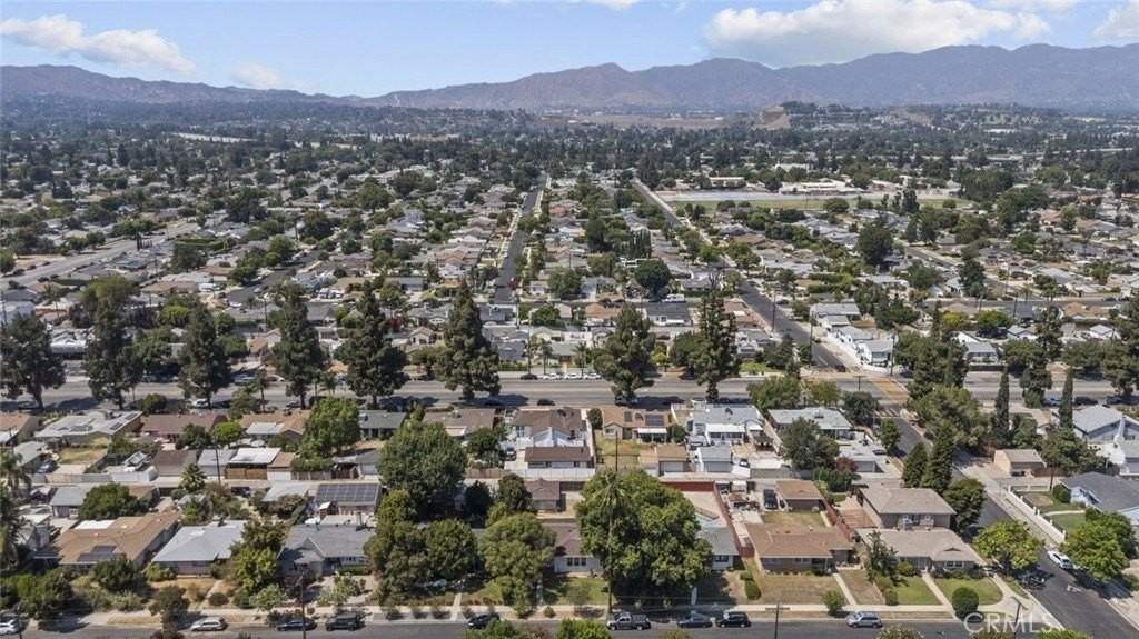 16049 Tuba St - Photo 3 of 20