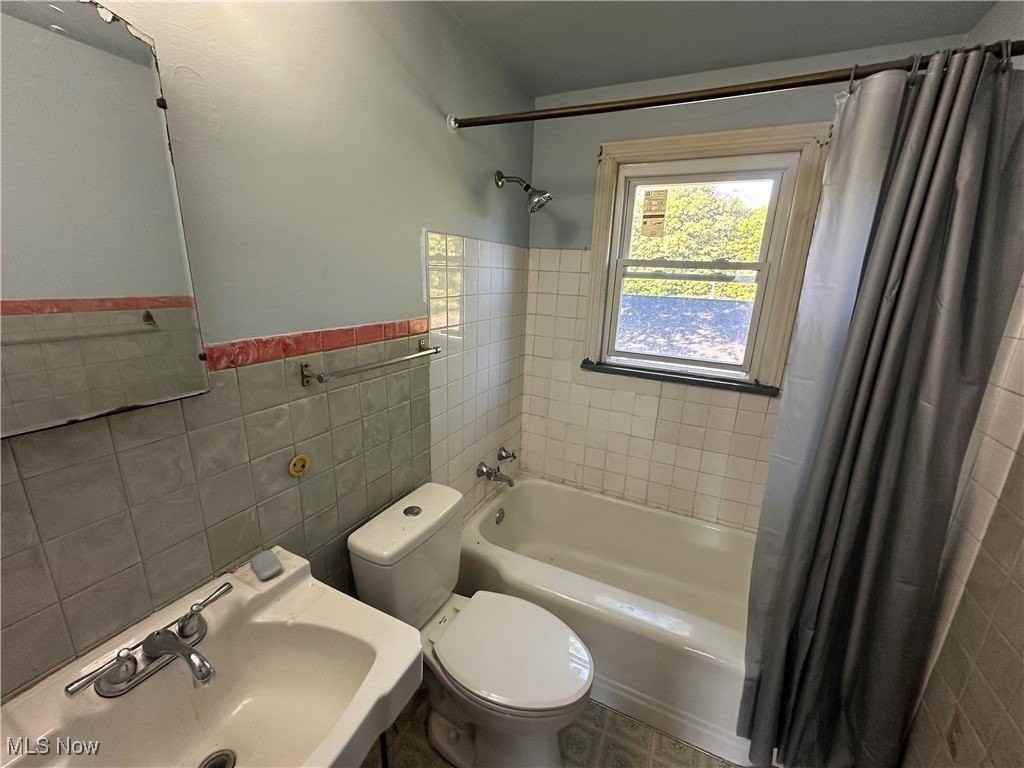 644 W Judson Ave - Photo 6 of 9