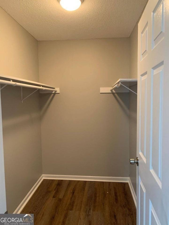 704 Green St #B - Photo 6 of 11