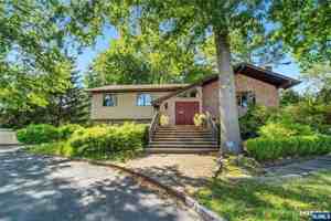 featured image of 237 Rivervale Rd