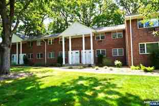 111 Washington Dr - Photo 1 of 1