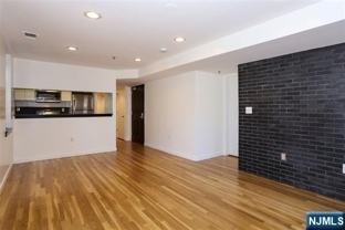 1320 Bloomfield St Apt 4a - Photo 1 of 1