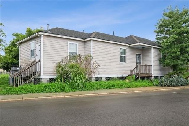 1709 South Saratoga Street - Photo 2 of 14