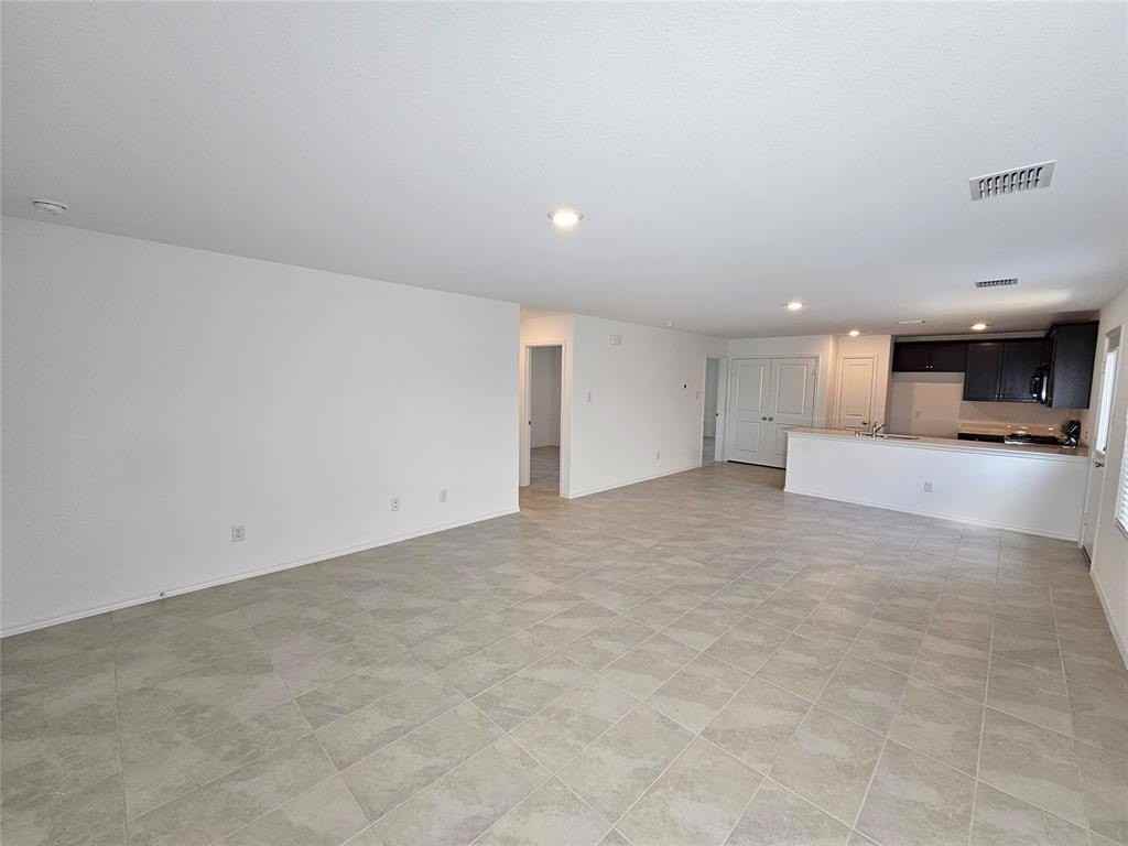 7609 Bluebell Ln - Photo 6 of 34