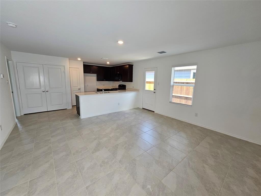 7609 Bluebell Ln - Photo 7 of 34