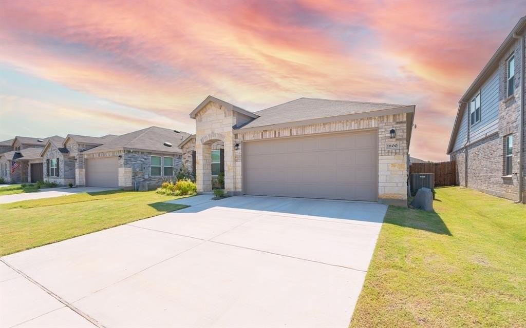 1800 Village Creek Ln - Photo 4 of 20