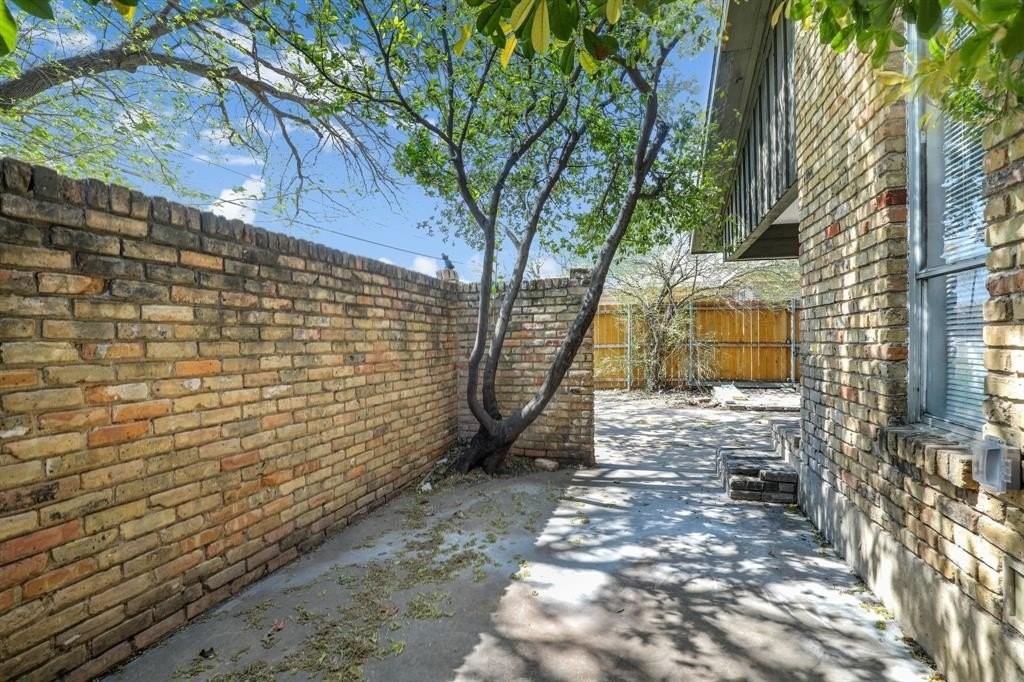 2605 14th St - Photo 3 of 15