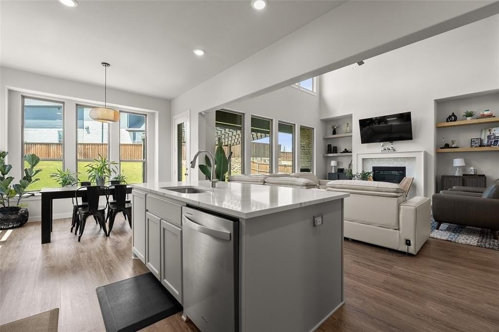 1016 Huffines Blvd - Photo 6 of 33