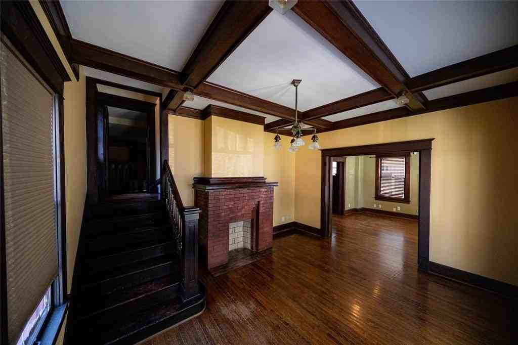 1632 Mistletoe Blvd - Photo 5 of 21