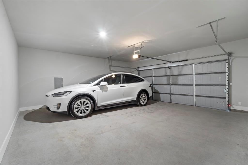 906 Saffira Way - Photo 3 of 24