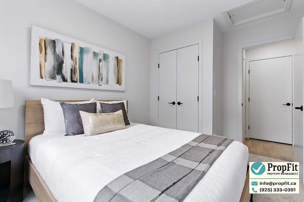 7344 Klapstein Cres SW - Photo 4 of 10