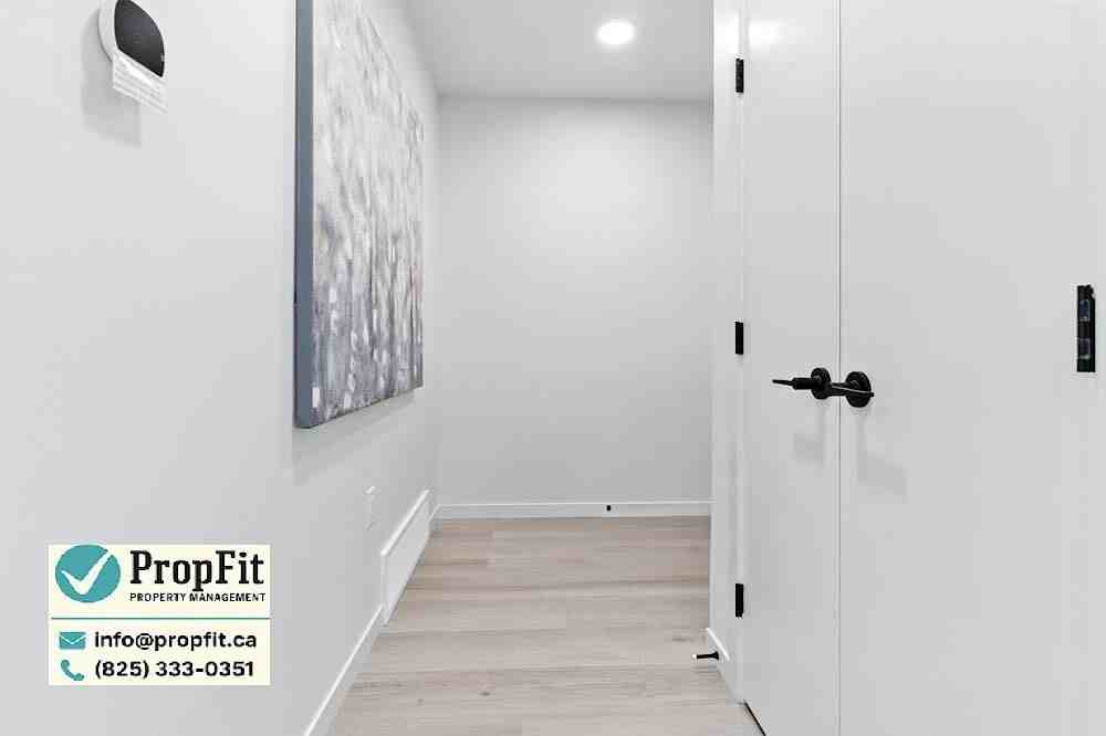 7344 Klapstein Cres SW - Photo 7 of 10