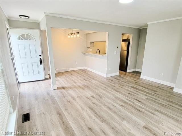 35299 Terrybrook Dr - Photo 3 of 16