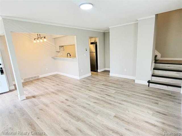 35299 Terrybrook Dr - Photo 5 of 16