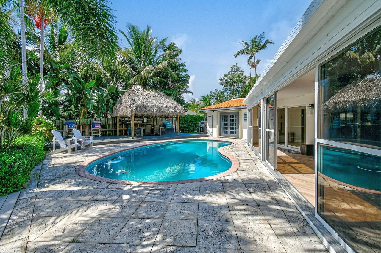 8110 W Lake Dr - Photo 3 of 50