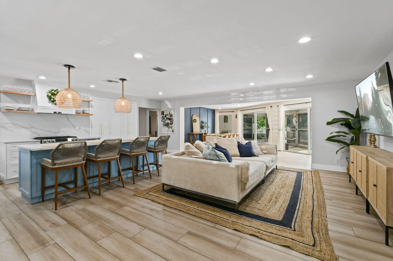 8110 W Lake Dr - Photo 6 of 50