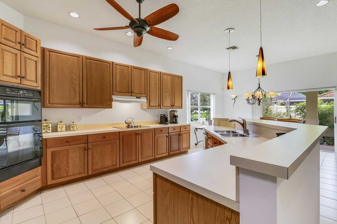 18951 Painted Leaf Ct - Photo 7 of 28