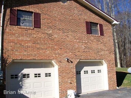 545 Brian Cir - Photo 2 of 14