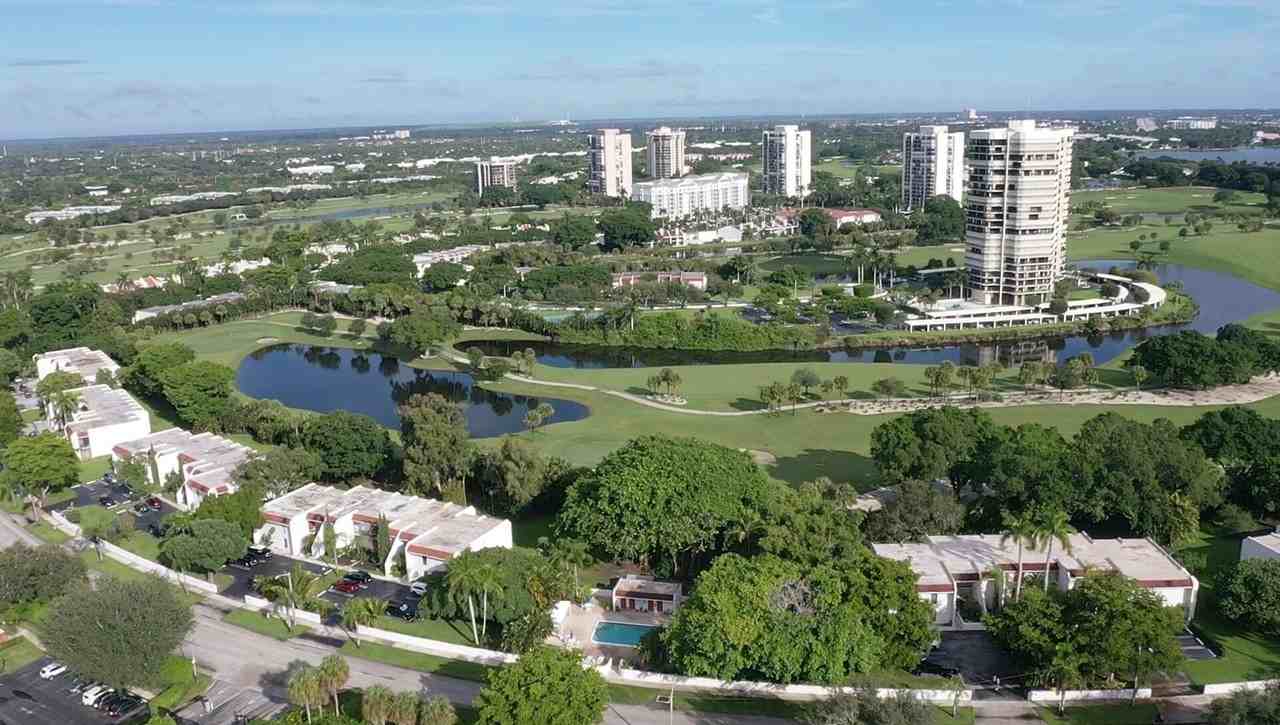 1739 Embassy Dr #202 - Photo 4 of 30