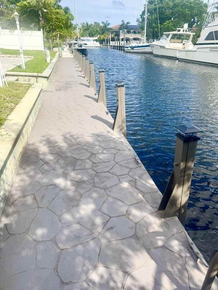 1512 Sw 5th St #DOCK - Photo 2 of 8