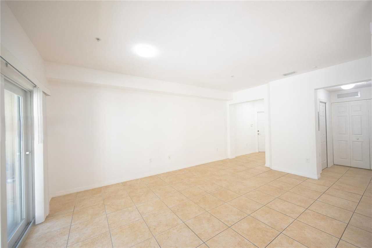 Nw 88th Ter #209 - Photo 5 of 8