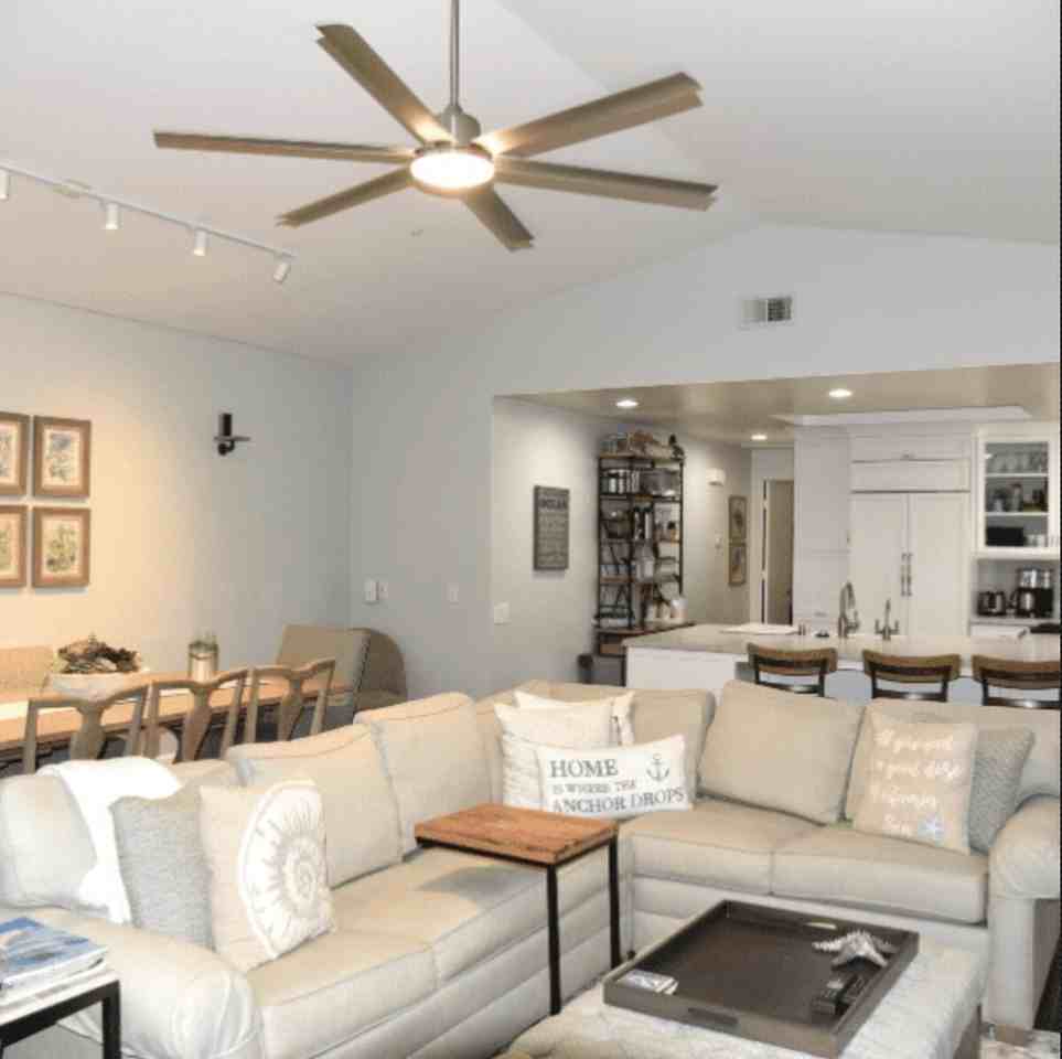 4885 Sandyland Rd Apt 2 #2 - Photo 4 of 38