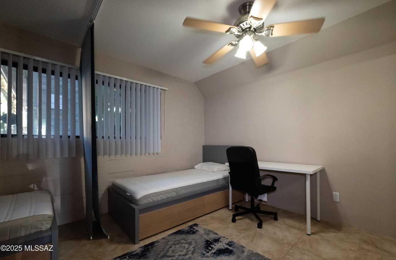 941 North Euclid Avenue #121 - Photo 5 of 29