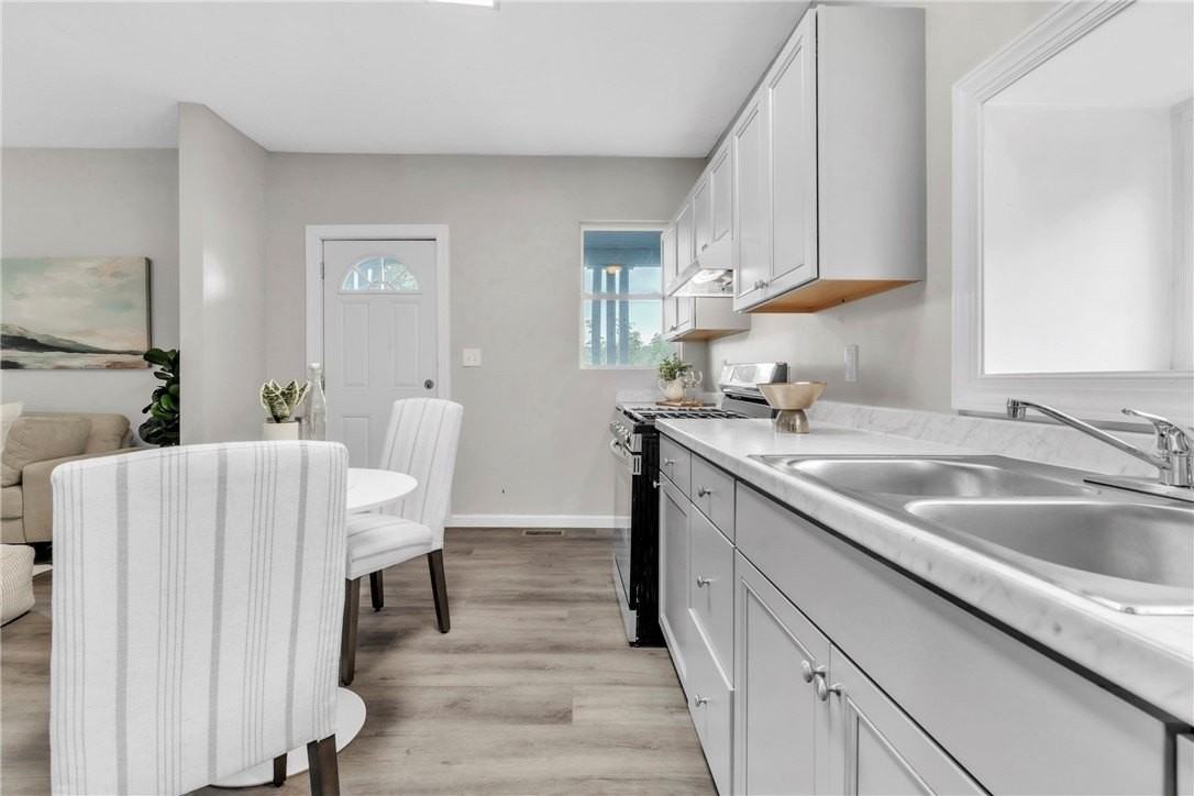 305 1/2 E Lutton St Rear - Photo 5 of 39