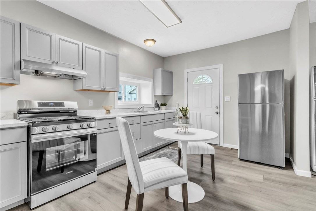 305 1/2 E Lutton St Rear - Photo 6 of 39