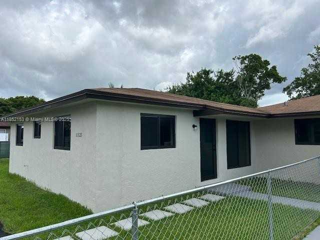 11323 Sw 189th St #11323 - Photo 2 of 8