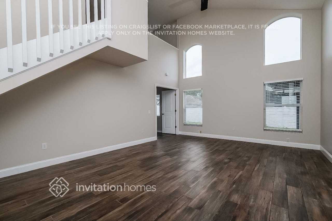 6337 Chapel Pines Blvd - Photo 2 of 17