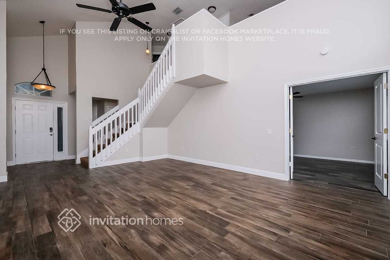 6337 Chapel Pines Blvd - Photo 3 of 17