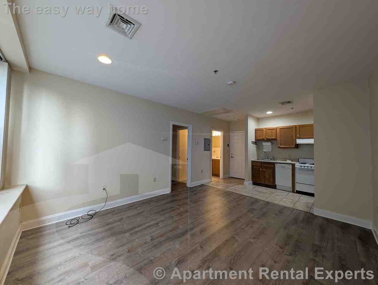 15 Pearl St #7 - Photo 3 of 8