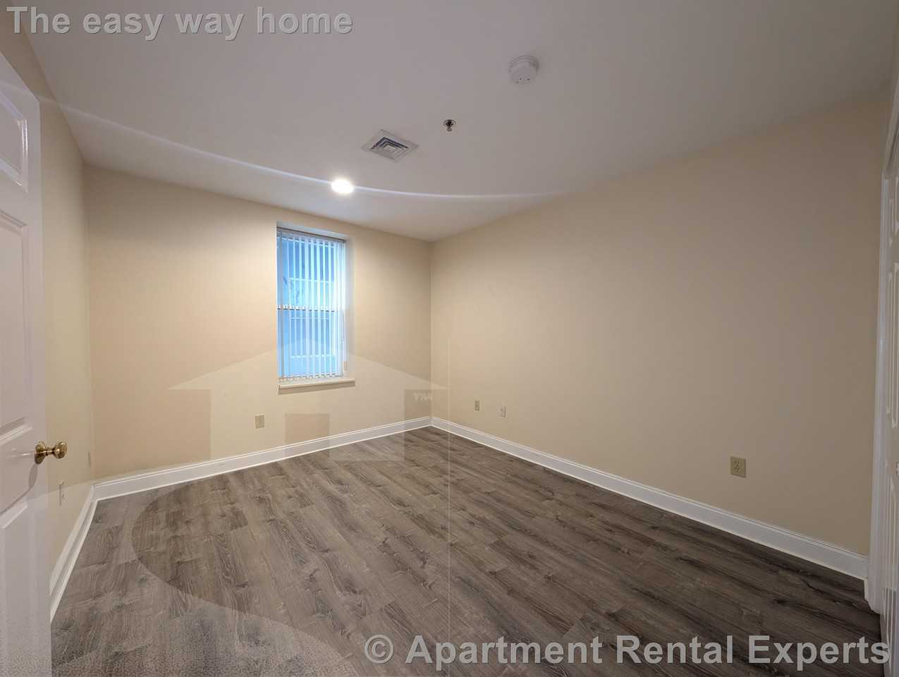 15 Pearl St #7 - Photo 6 of 8