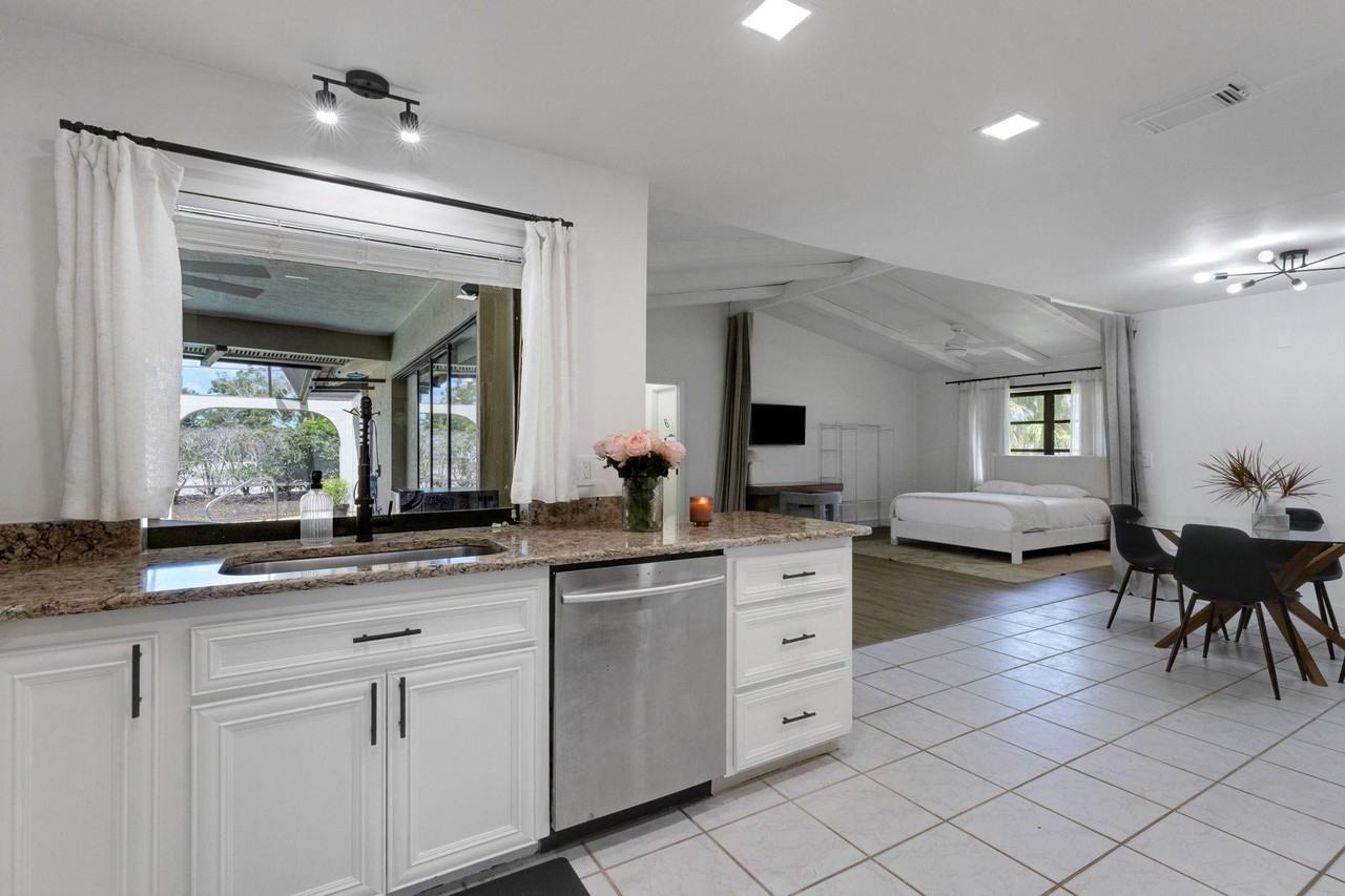 Inverness Dr - Photo 3 of 17