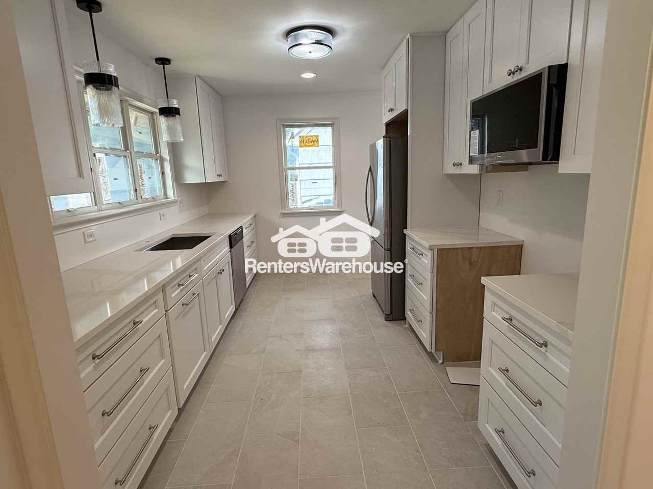 2580 Vernon Ave S - Photo 2 of 24