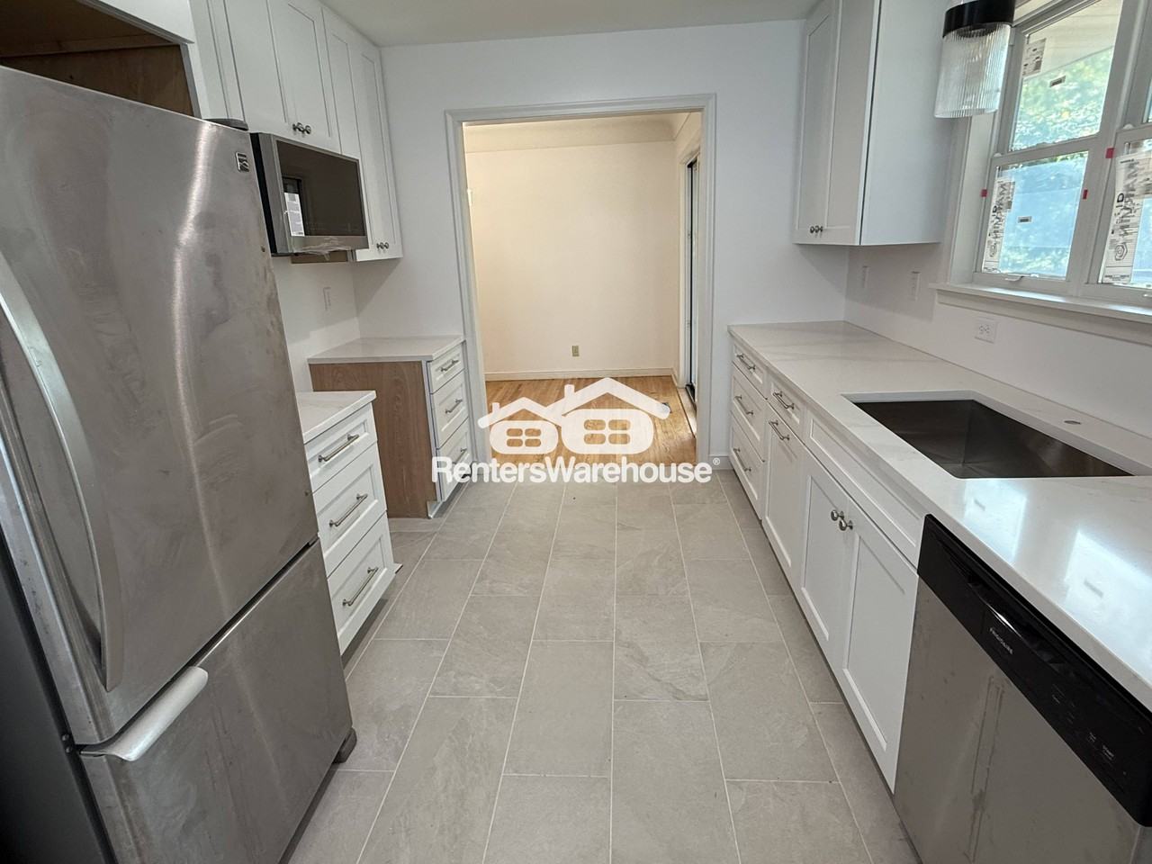 2580 Vernon Ave S - Photo 3 of 24