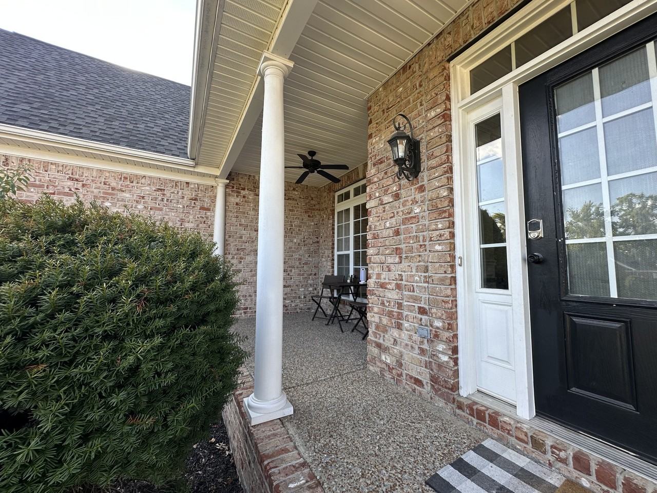 1040 Pittman Drive - Photo 5 of 39