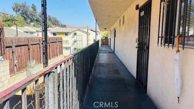 2239 Parkside Ave - Photo 3 of 21