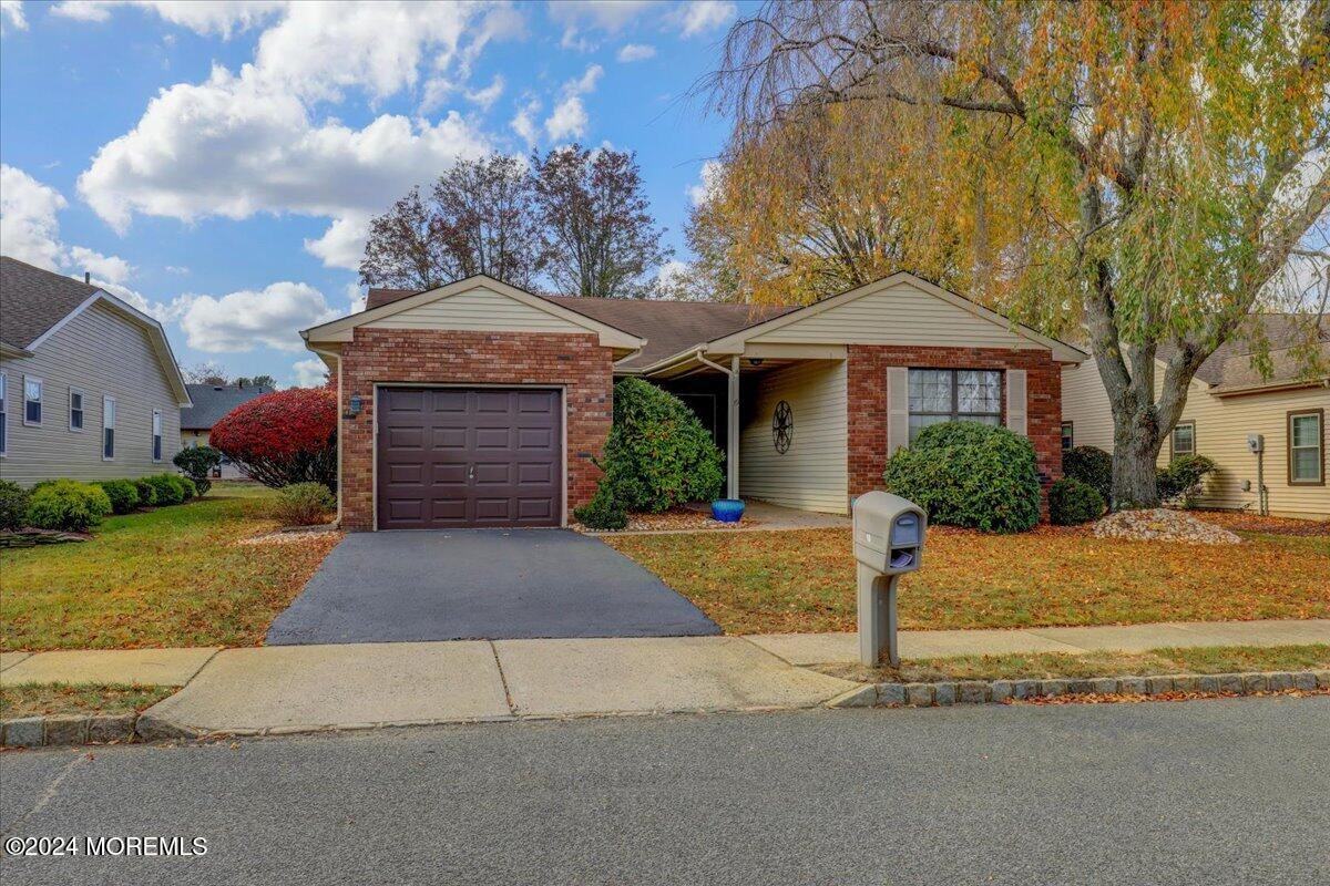 19 Lesley Drive - Photo 2 of 50