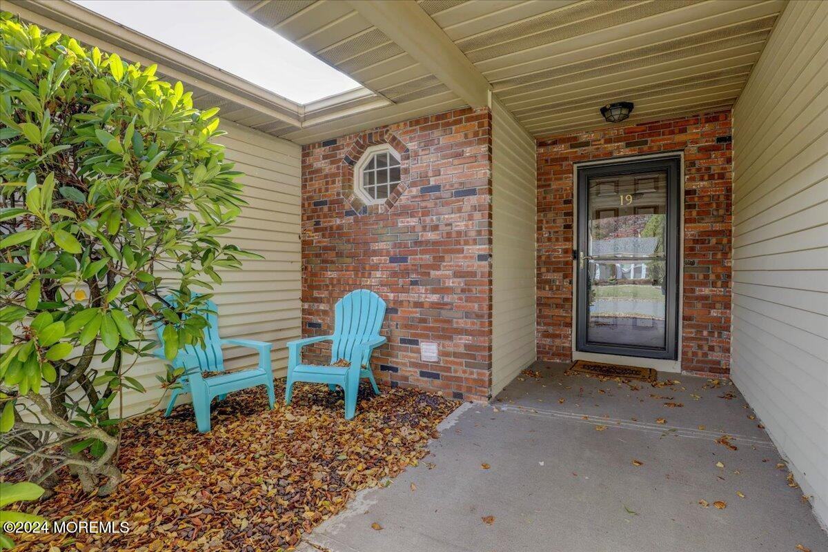 19 Lesley Drive - Photo 5 of 50