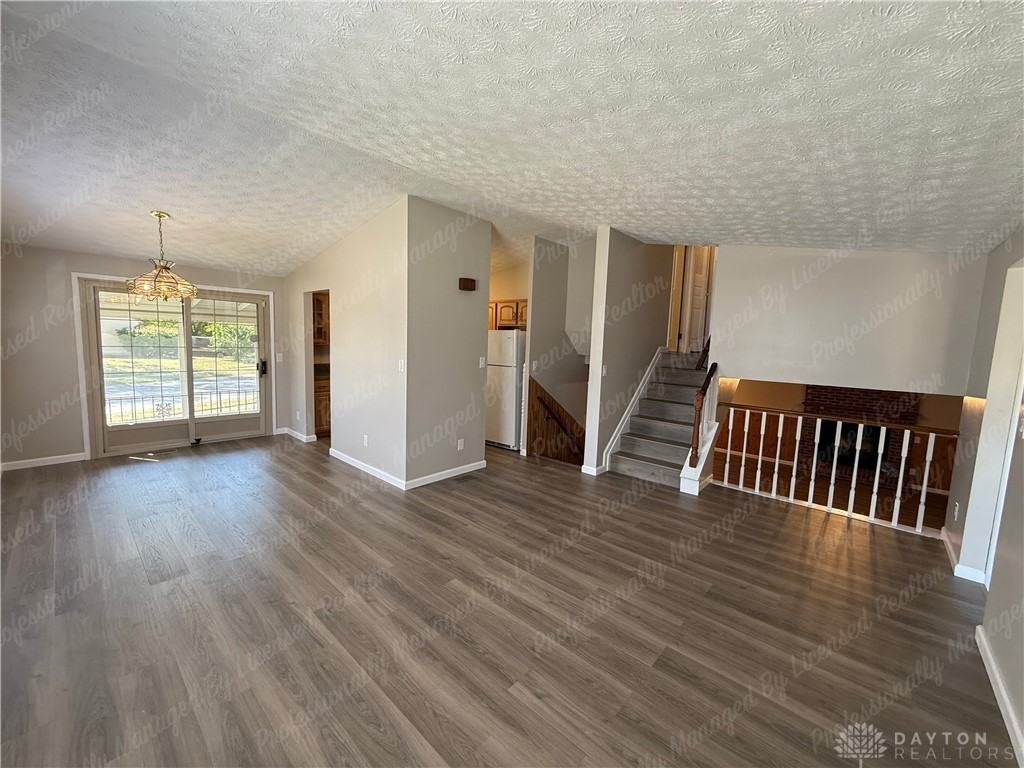 4975 Poppa Dr - Photo 3 of 36