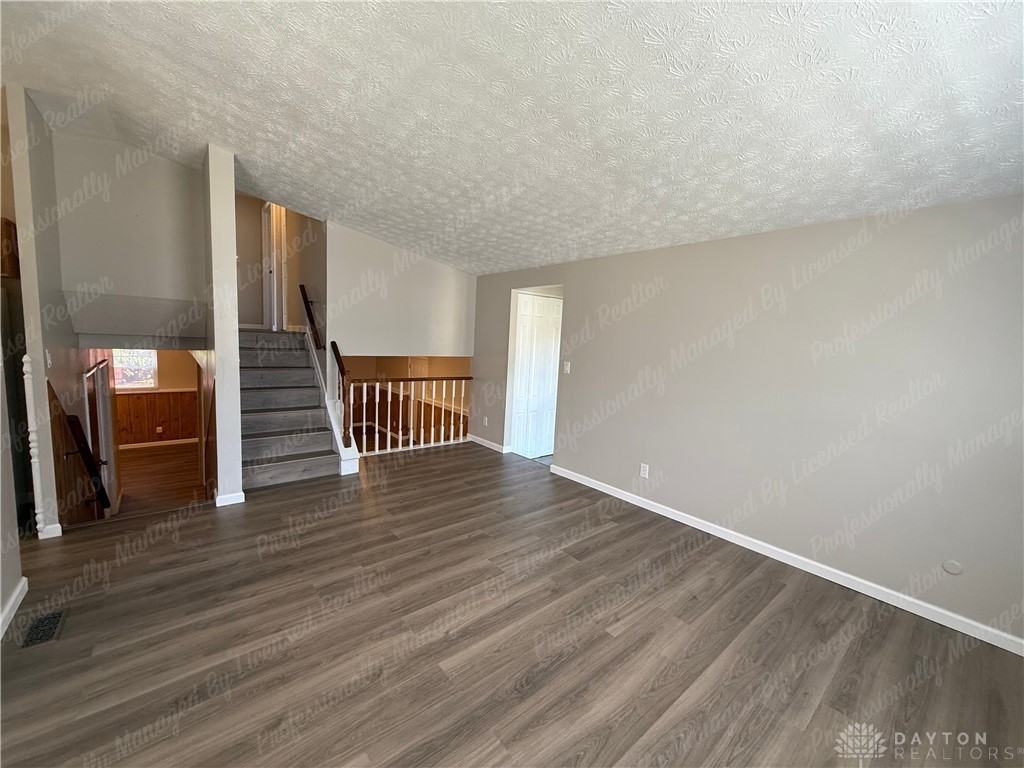 4975 Poppa Dr - Photo 4 of 36