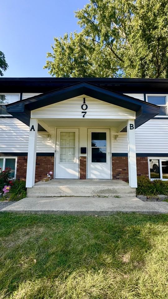 107 Park St - Photo 2 of 19