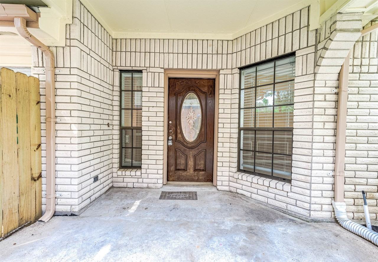 1927 Summerfield Pl - Photo 5 of 35