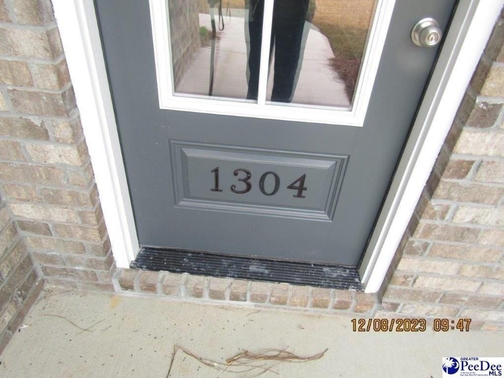 1304 Fairlane Dr - Photo 2 of 26