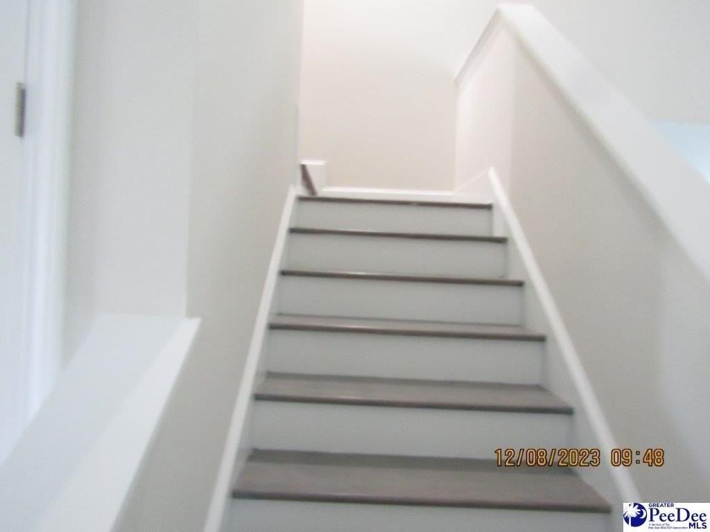 1304 Fairlane Dr - Photo 5 of 26