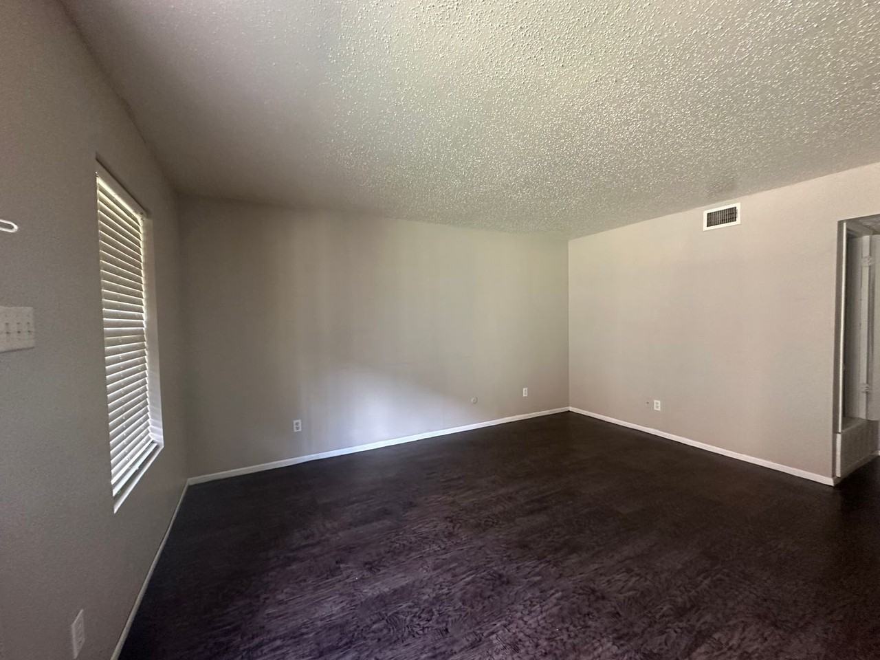 TX-MCG-JOH400 - Photo 4 of 22