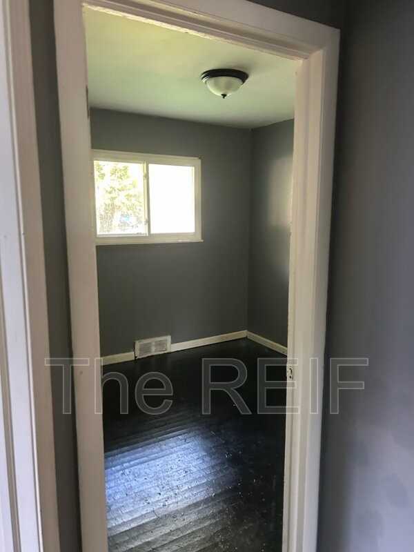 6069 Natchez Dr - Photo 3 of 6