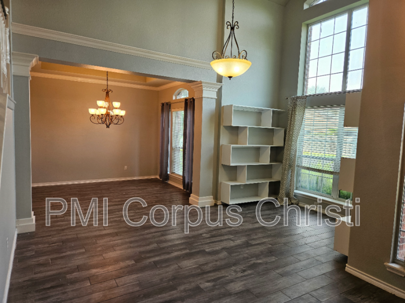 5107 High Bank Drive - Photo 4 of 32